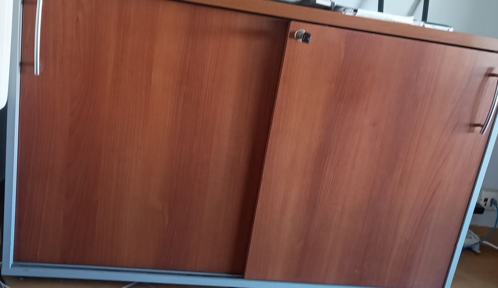 Meble biurowe wysokiej jakości kompletne wyposażenie