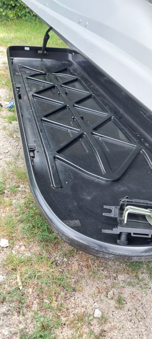 Box thule ocean 700