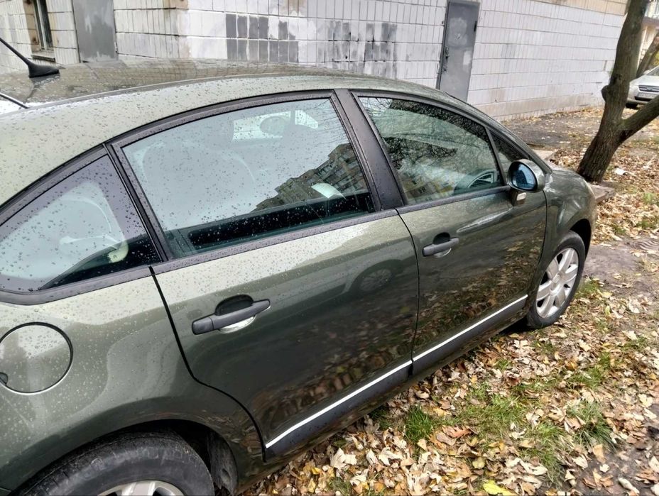 Продам сітроєна с4 в доброму стані без вкладень