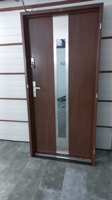 Nowe Polskie drzwi 90prawe Orzech 72mm