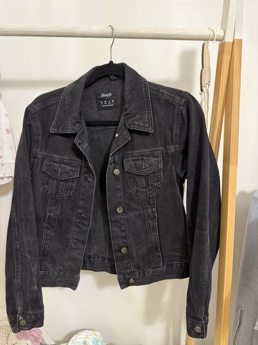 Джинсовка класична чорна жіноча