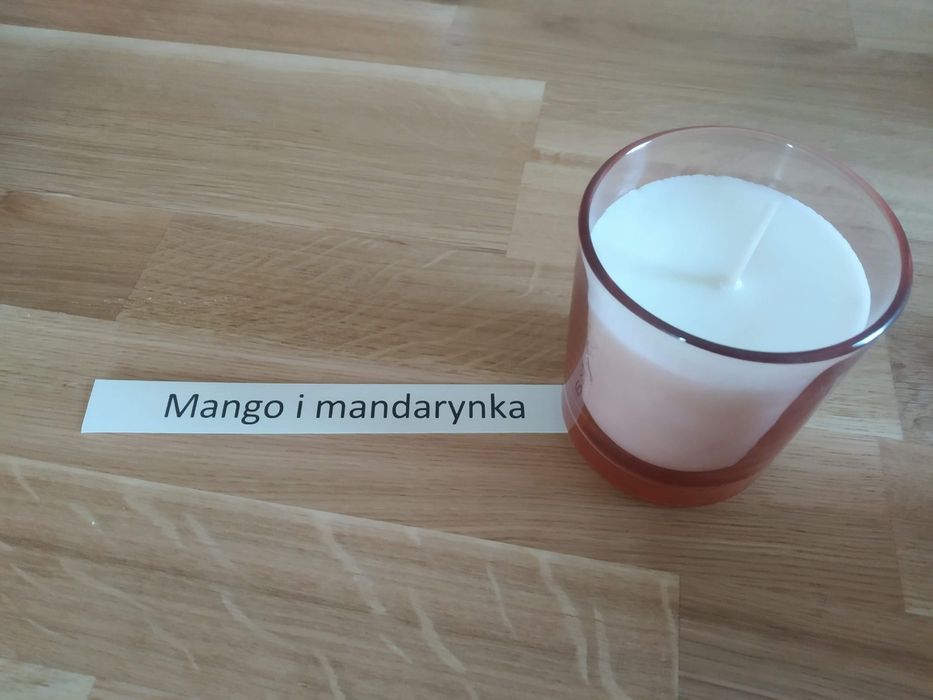 Świeca sojowa o zapachu mango i mandarynka