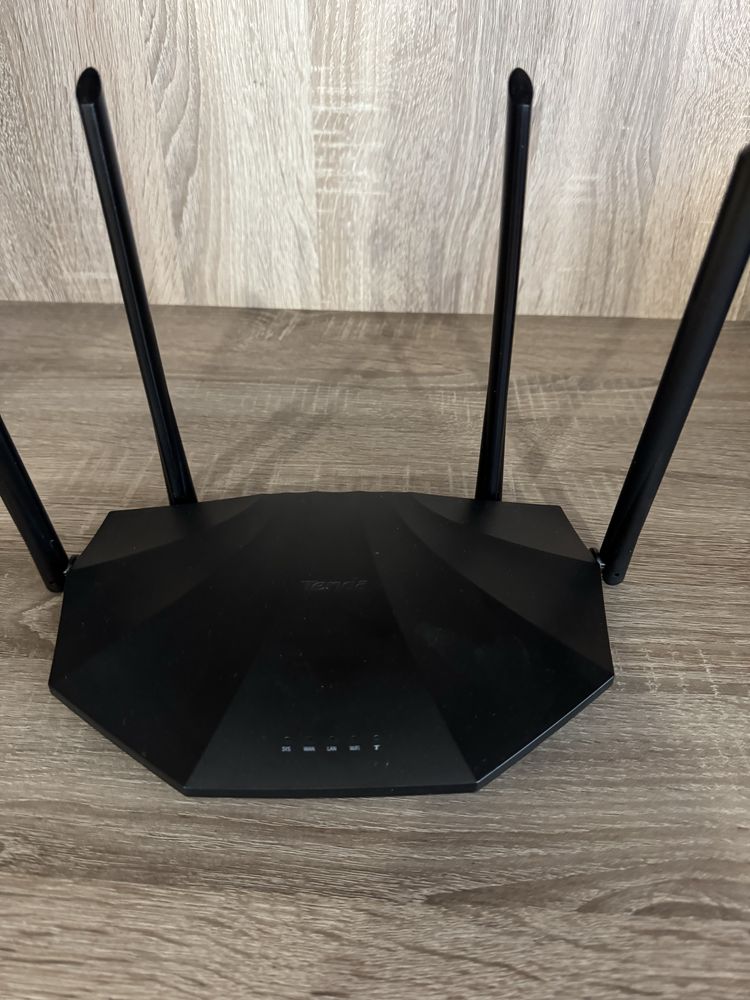 Маршрутизатор Tenda AC19 (гігабітні порти, Wi-Fi 5 2.4 та 5ГГц)