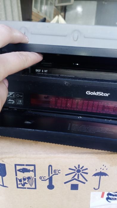 Відеомагнітофон GoldStar