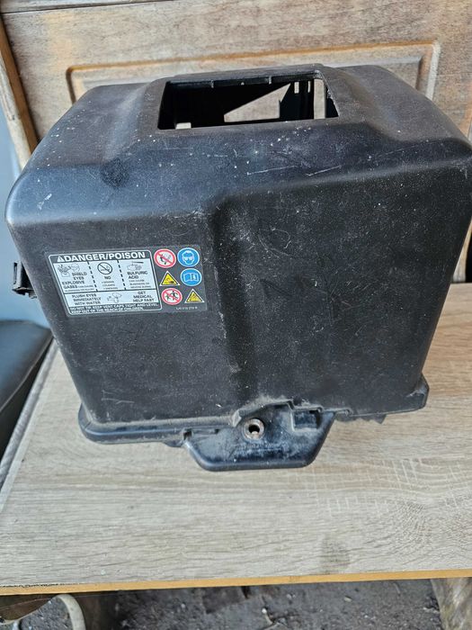 Podstawa uchwyt obudowa akumulatora vw golf IV bora,audi a3,seat,skoda