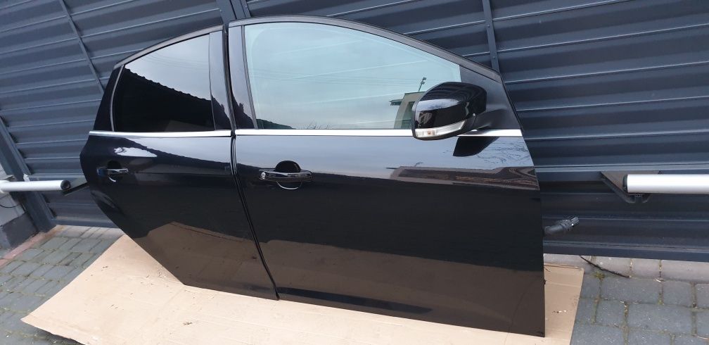 Ford Focus mk3 drzwi przednie tylne prawe kolor czrny FB