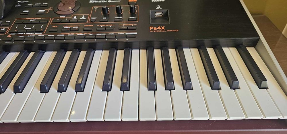 Sprzedam Korg pa 4