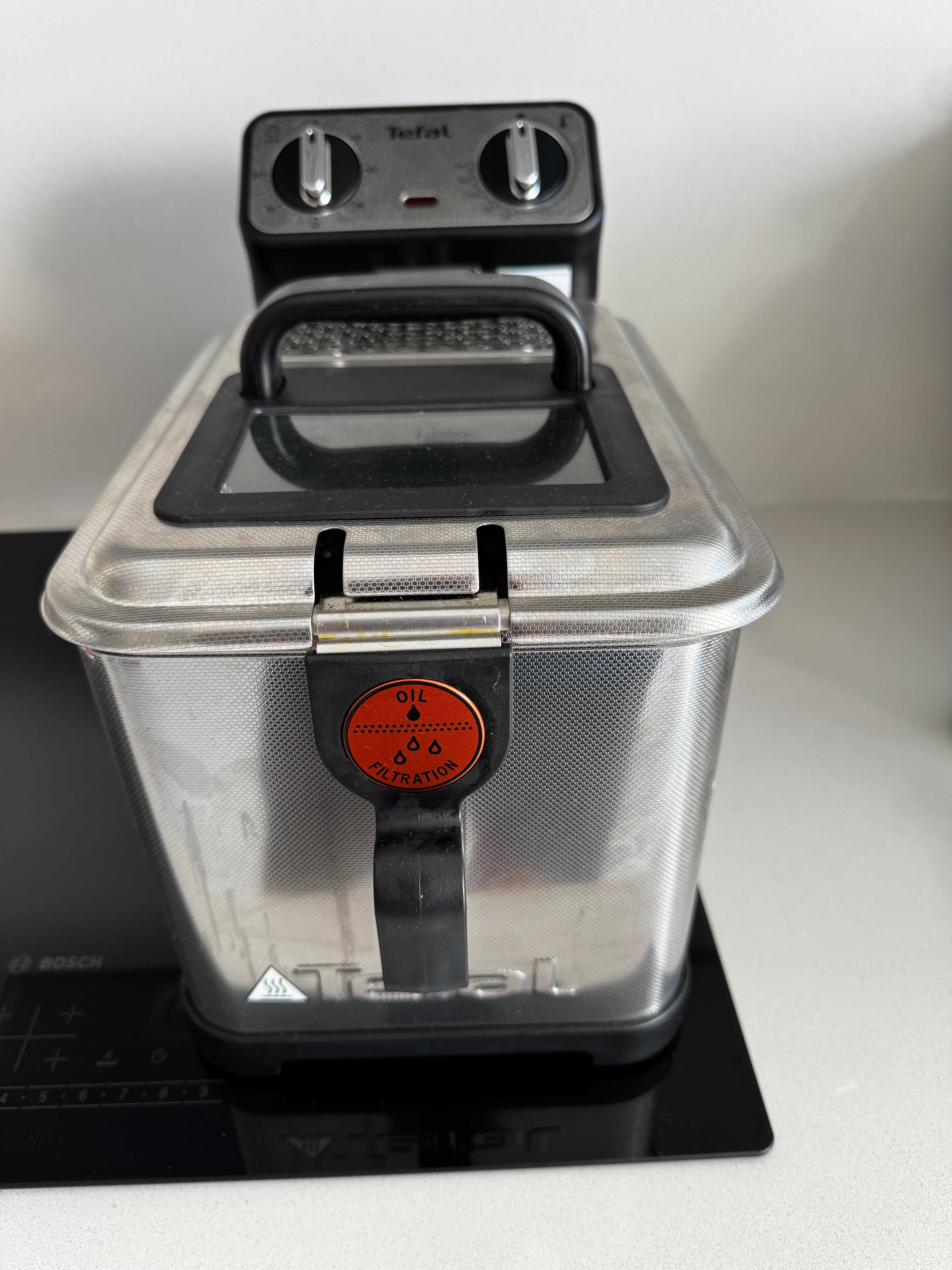 Fritadeira eletrica Tefal com pouco uso