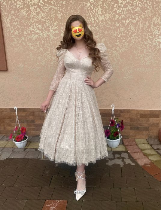 Вишукана вечірня сукня