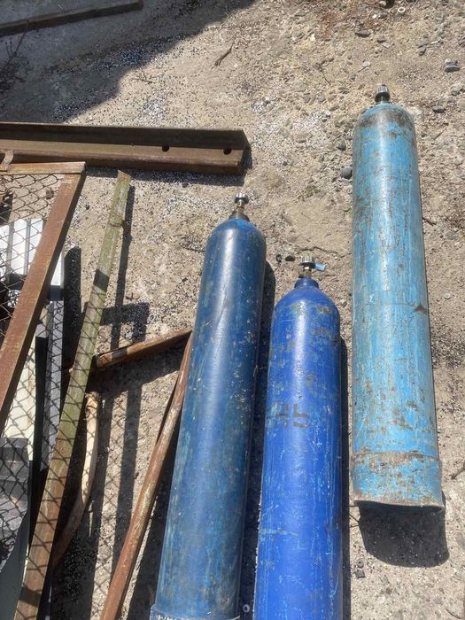 Балони кислородні кисневі вуглекисневі пропанові газові балони.