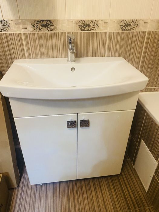 Продаю на ванну гарнитур в комплекте