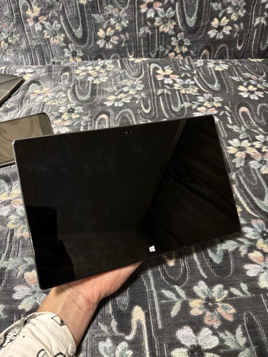 Microsoft RT планшет запчастини