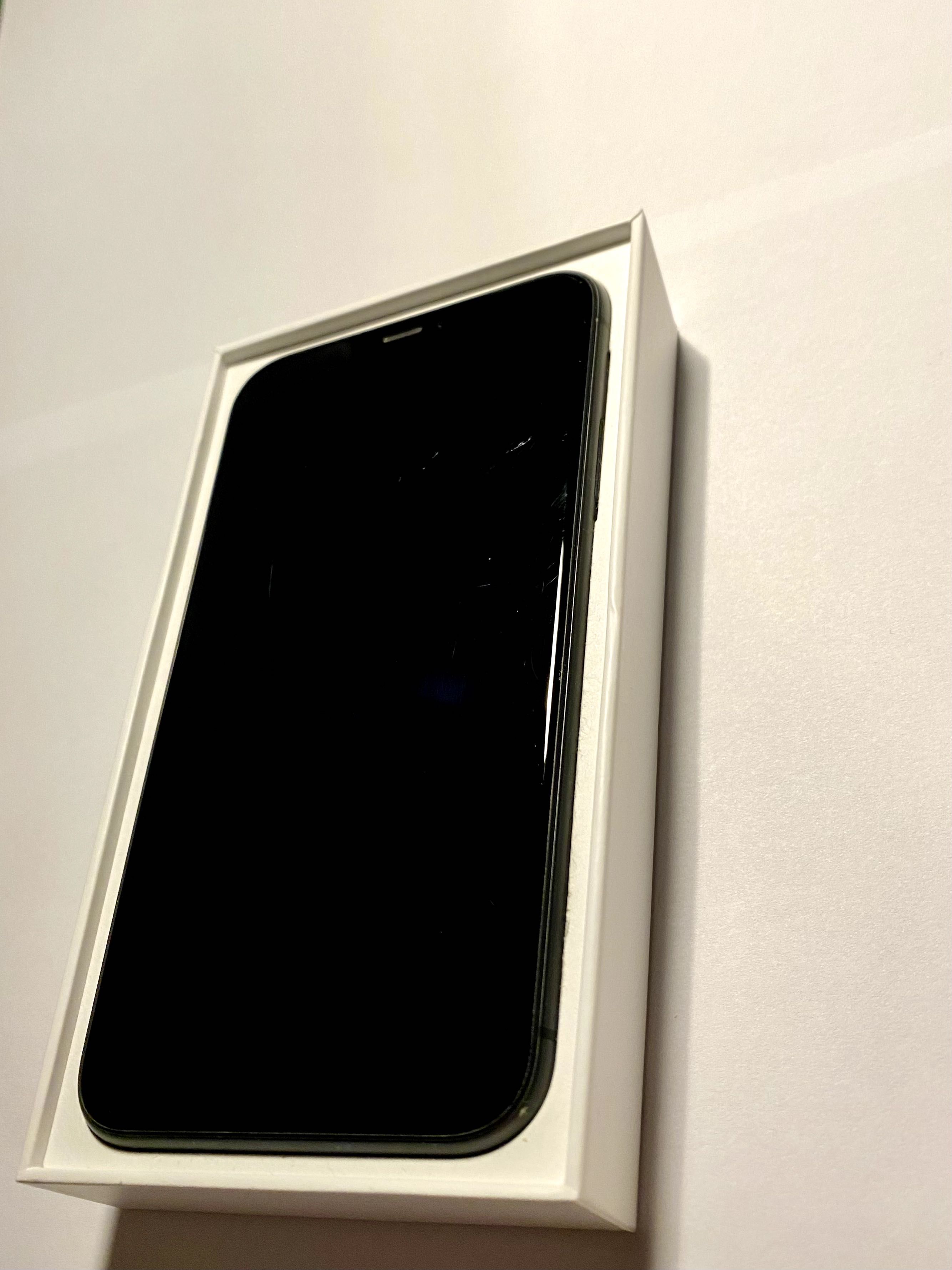 iPhone 11 64GB w bardzo dobrym stanie