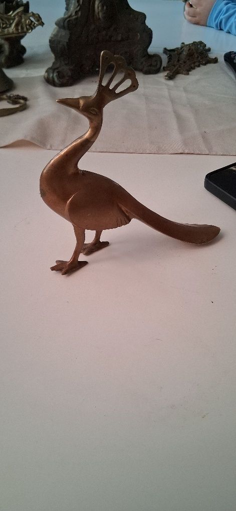 Mosiężna figurka pawia