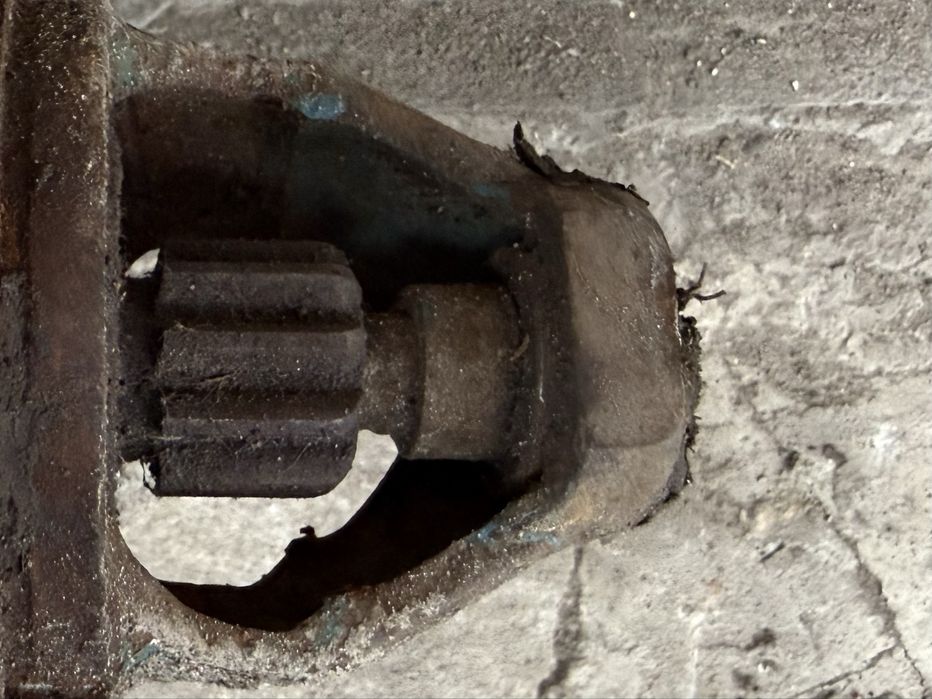 Продам редуктор пускового двигуна до трактора т-40