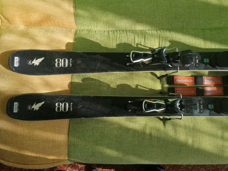Narty ROSSIGNOL BANDIT 165 cm z zapięciami + buty ROSSIGNOL + kijki
