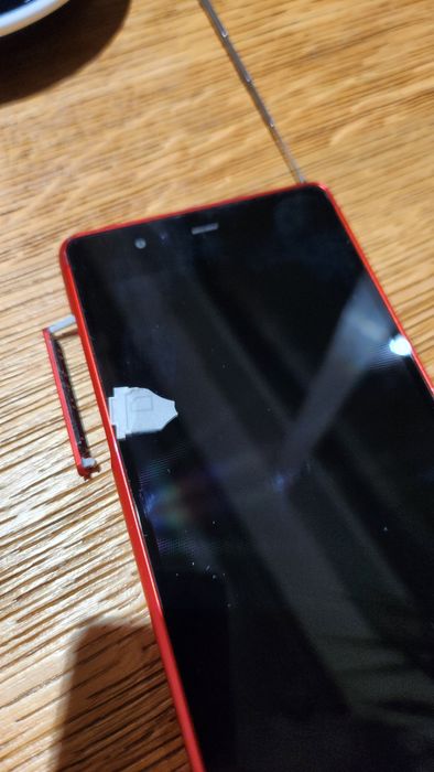 Fujitsu F05J ексклюзив червоний 2/16