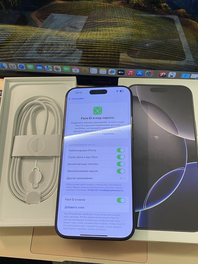 Продам iphone 16 pro max 256gb айфон 16 про макс 256гб как новий 100%