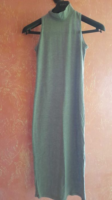 Платья женск.летние 5 штук