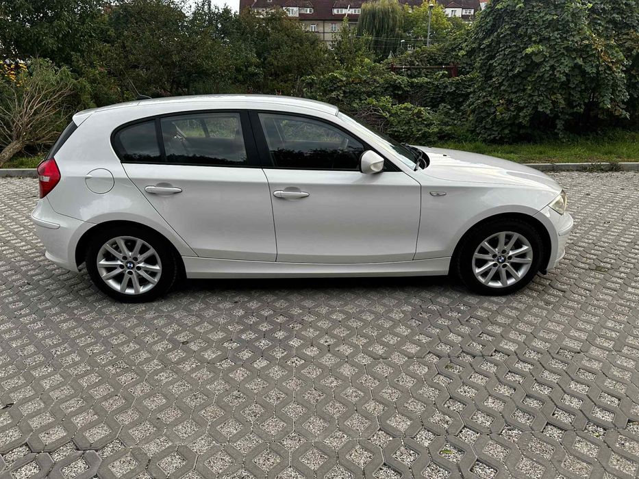 BMW seria 1 e81 2010 benzyna zadbane