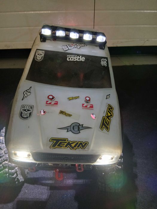 Vendo body rc crawler  com luzes