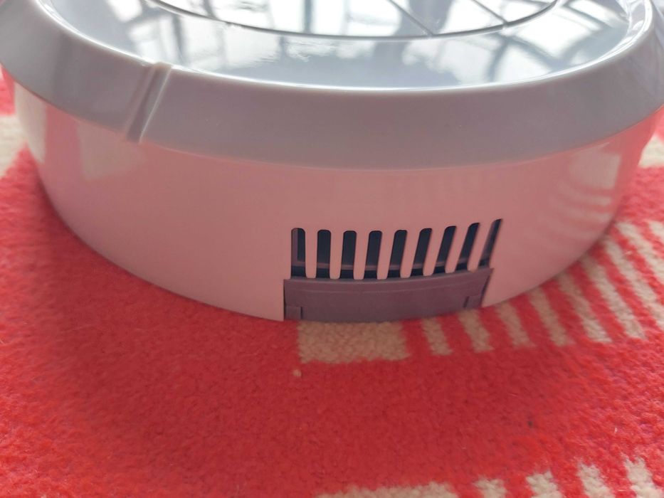 Робот-пилосос   RoboCleaner