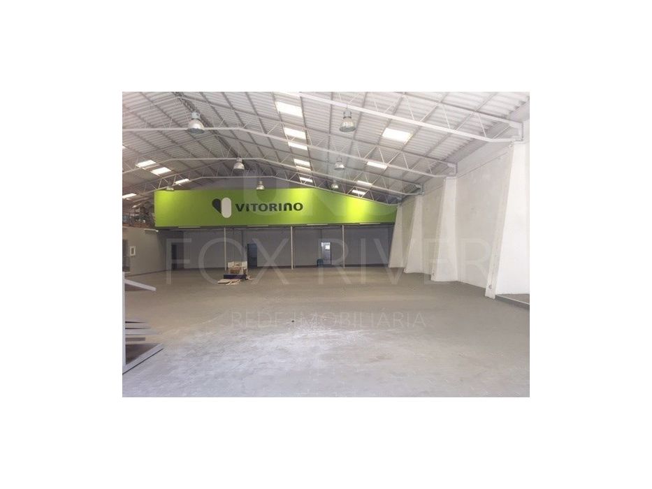 Armazém em Vila Nova de Anha