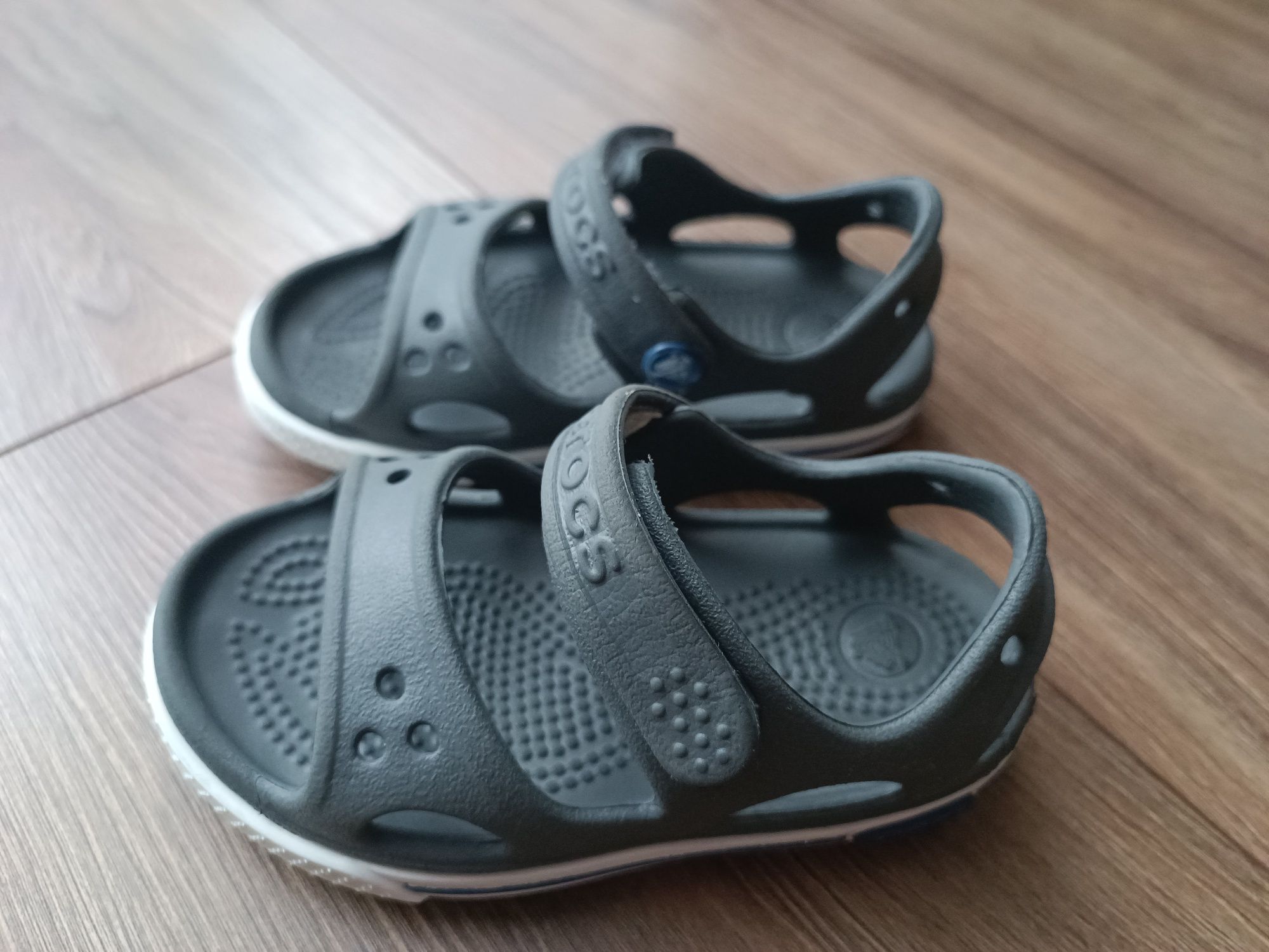 Crocs sandałki dla chłopca rozm 6 (23)