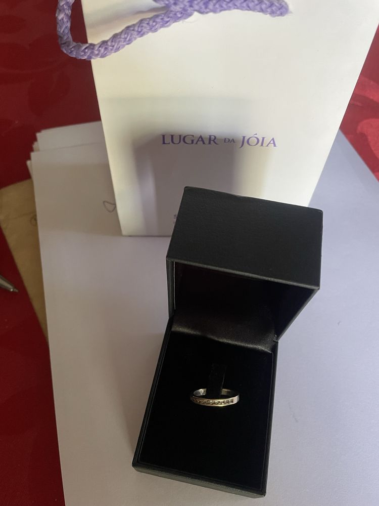 Aliança ouro 19,2kt zircónias
