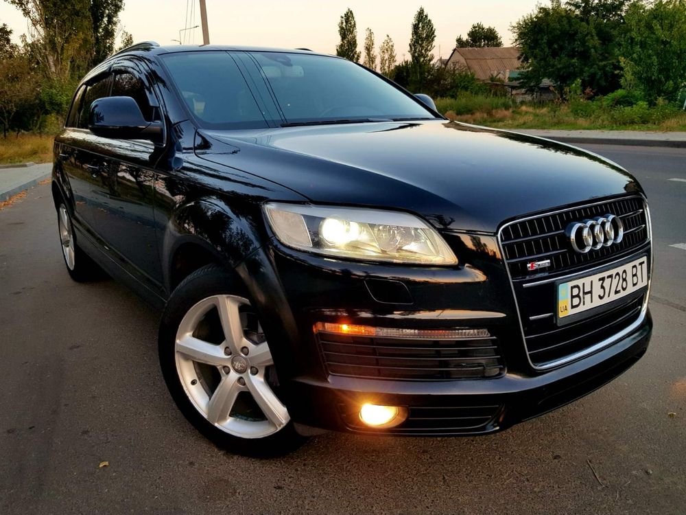 Ауди Q7 S-Line в отличном состоянии