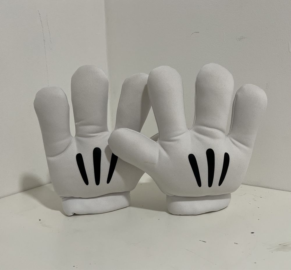 Luvas “Mickey Mouse”