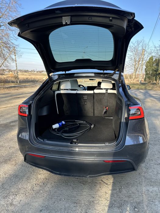 Tesla Y 2021/2022рік