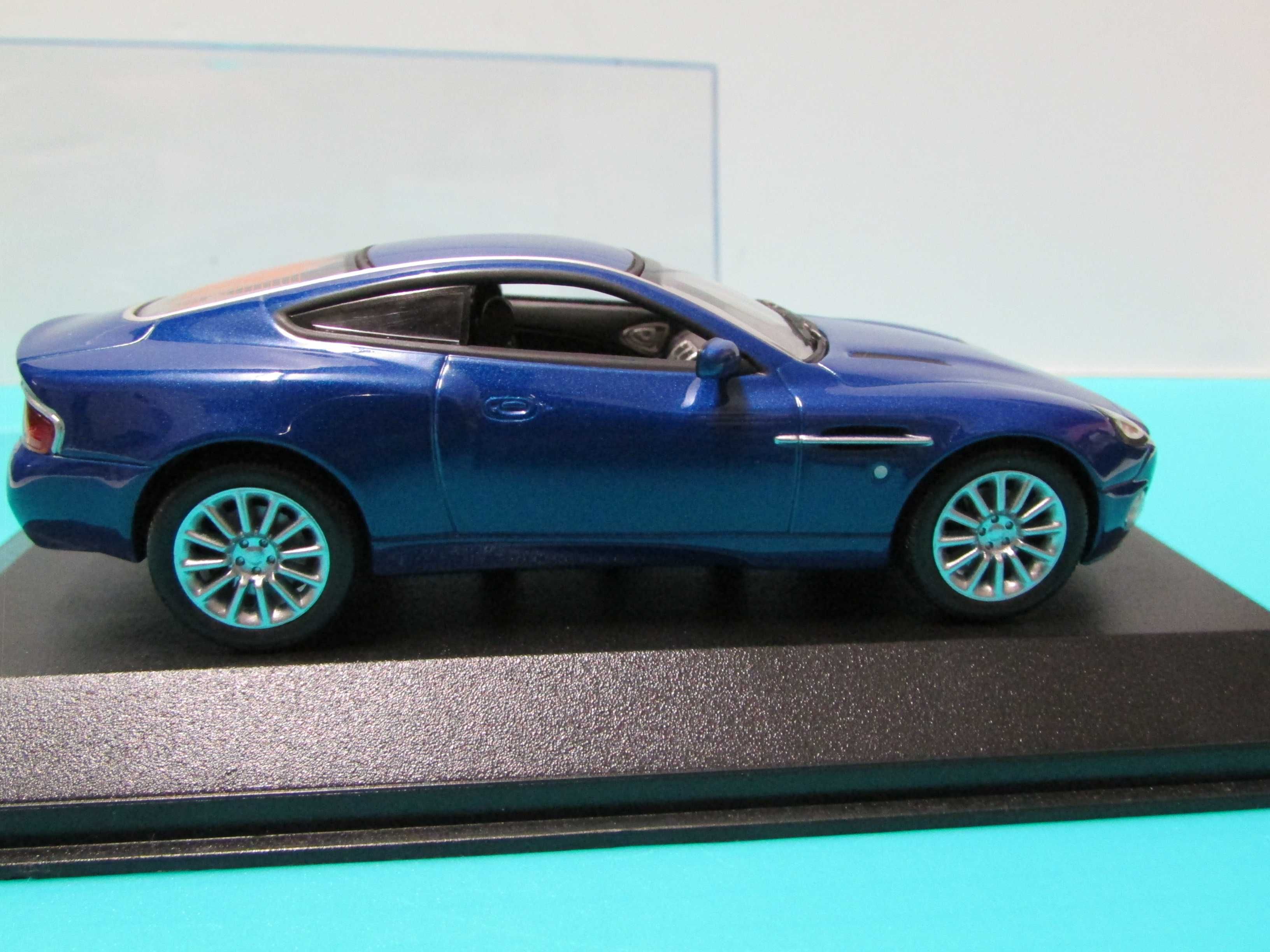 Aston Martin Vanquish (2002) - Miniatura Minichamps 1/43