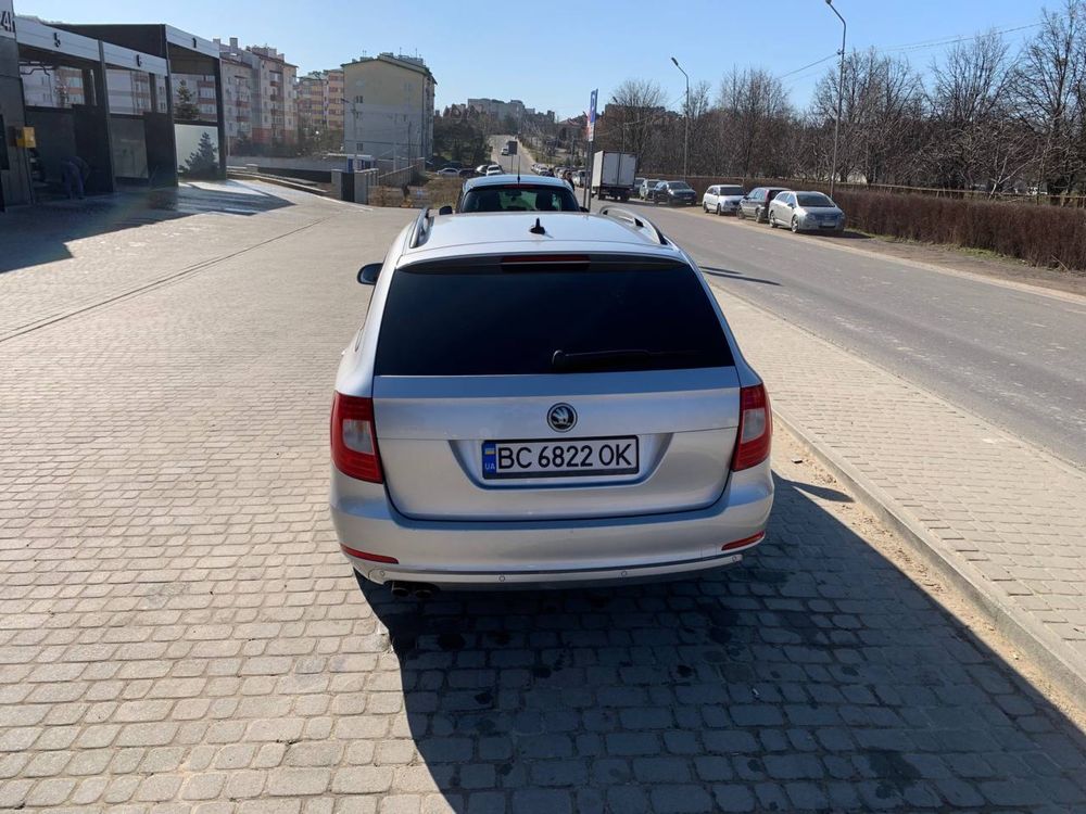 Автомобіль/Skoda/Superb/Універсал/авто