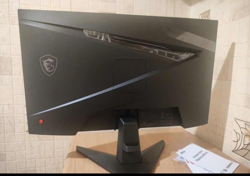 Монитор MSI 180HZ