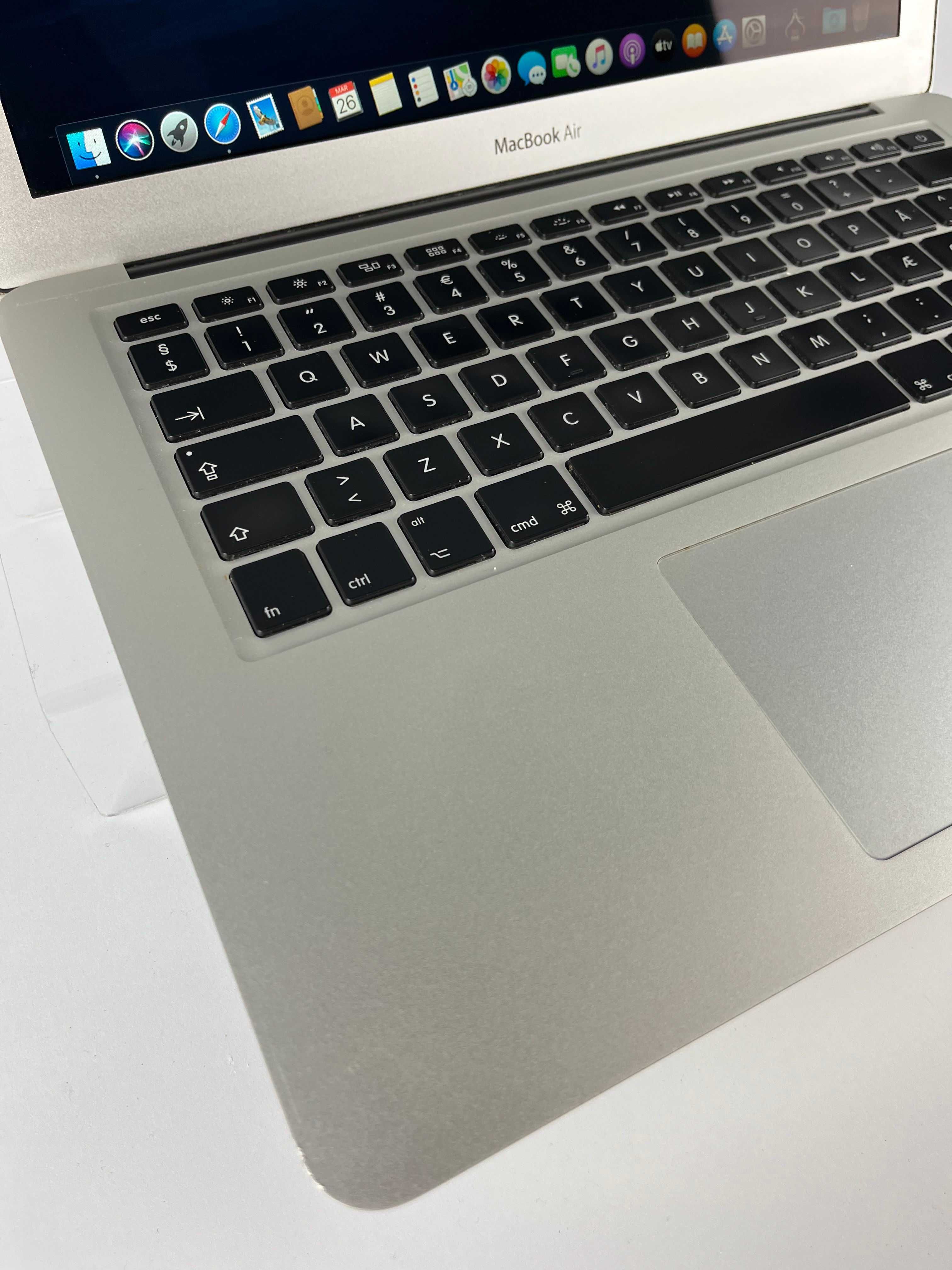 Macbook Air A1466 5,2 13,3" Intel Core i5 4 GB / 128 GB SSD