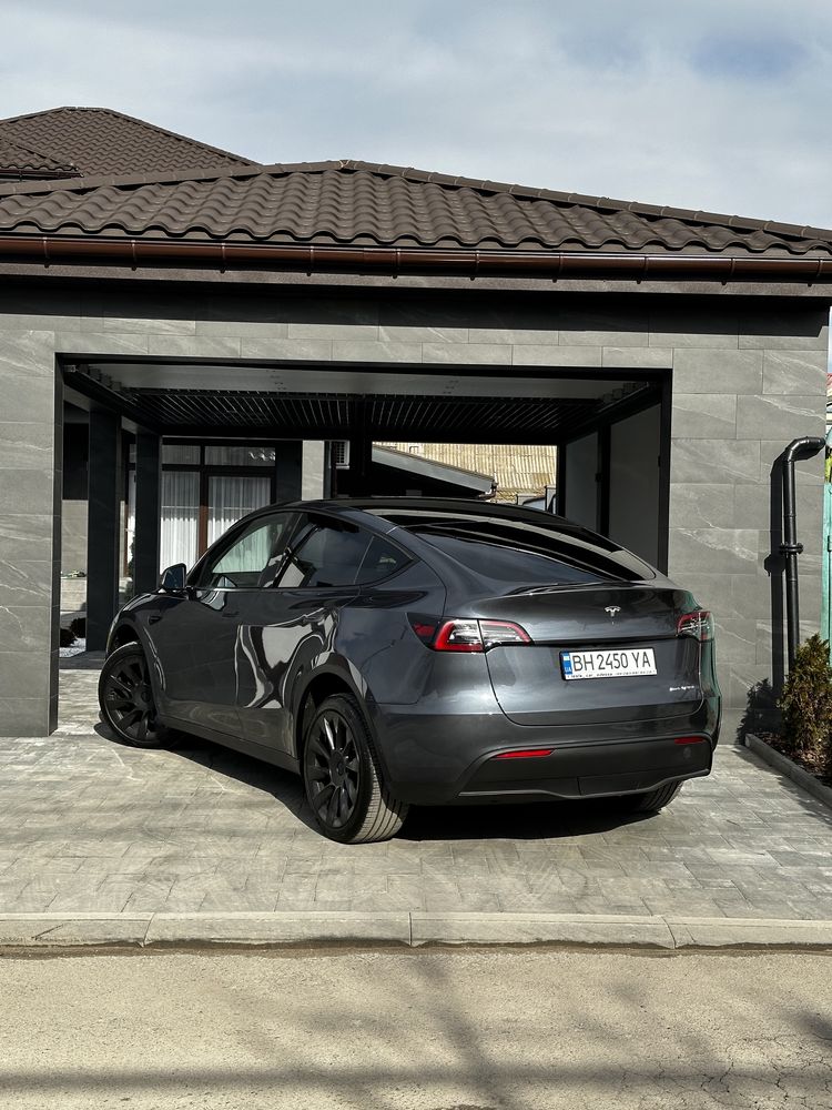Tesla Y  Тесла У  2023 год Возможен обмен на Недвижимость