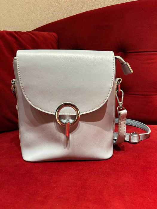 Блакитна сумка через плече, стильна, прямокутна, з довгим ремінцем