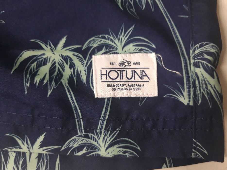 Hot Tuna Bermudas XL Novas c/ etiqueta
