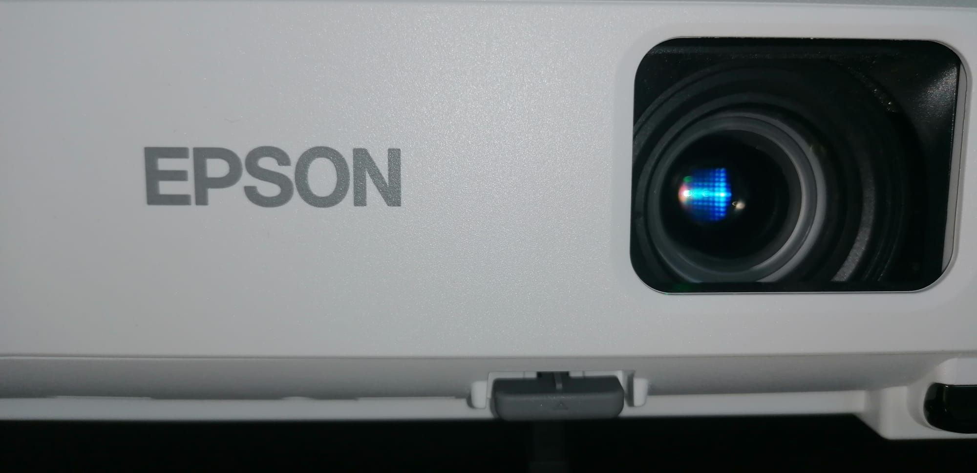 Projector Epson EB-E01