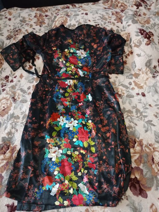 Платья женские 36-38размер