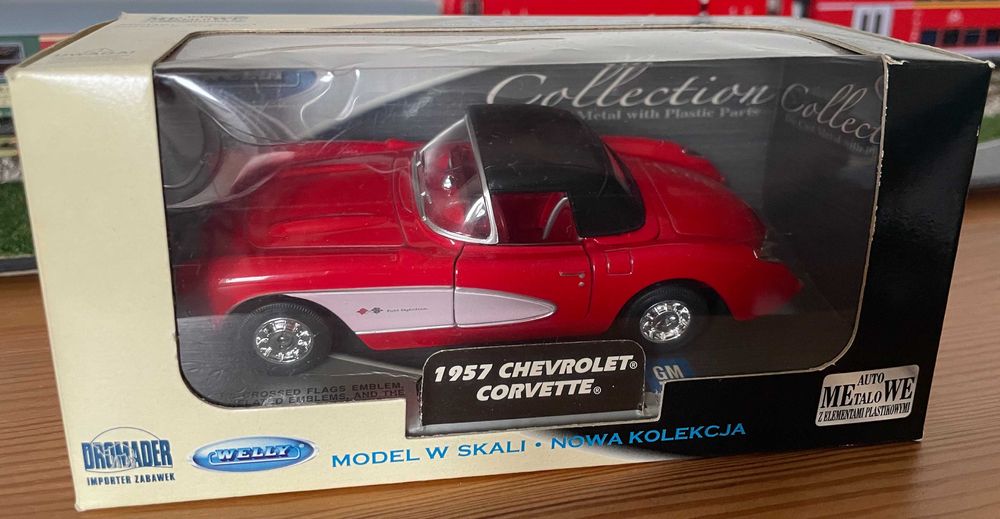 WELLY 1957 Chevrolet Corvette cabrio z dachem NOWY