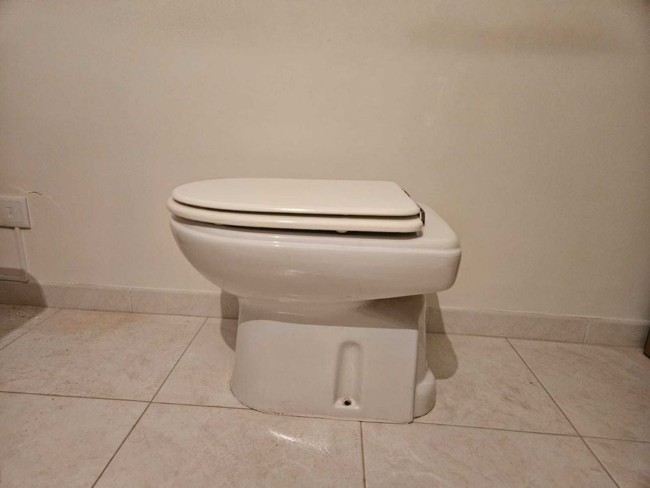 Sanita com autoclismo