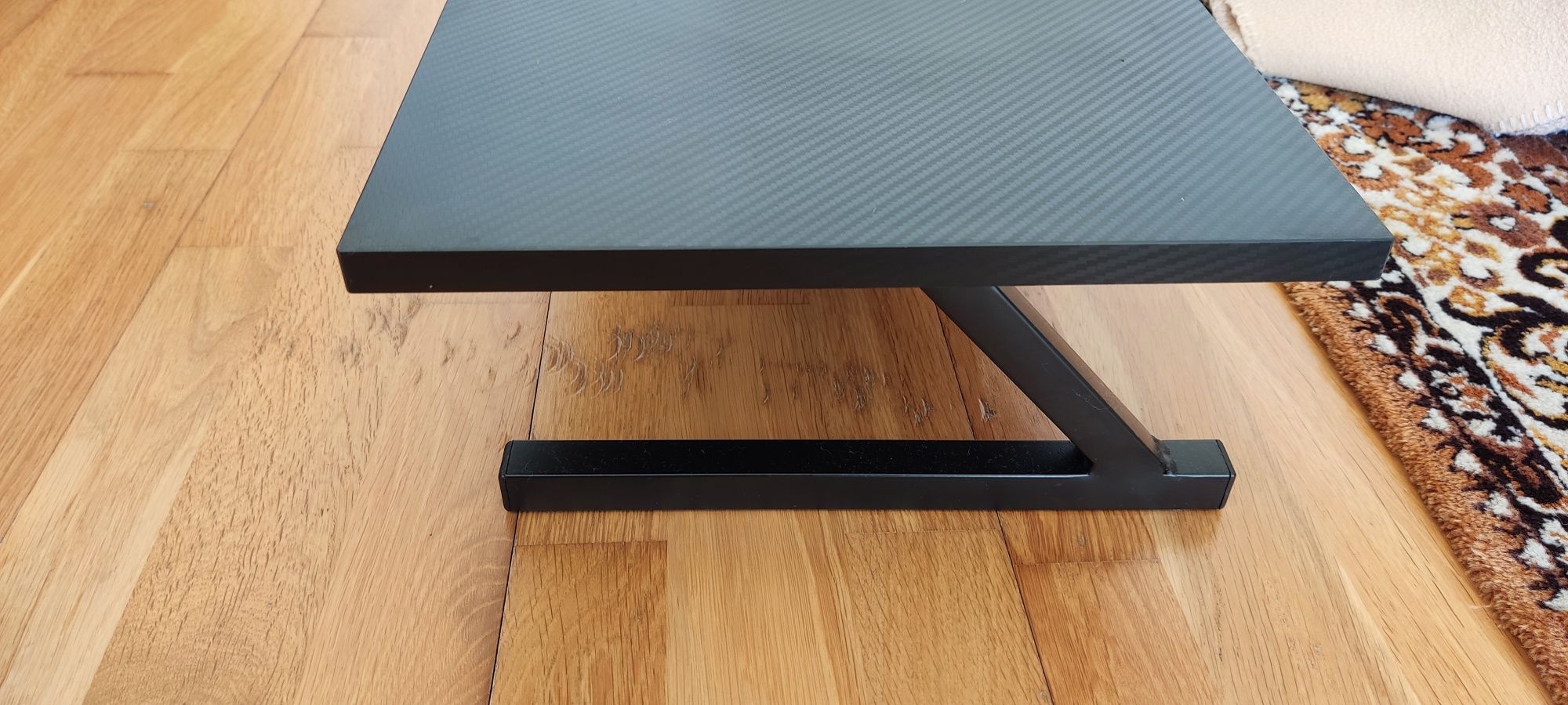 Suporte de monitor para secretária