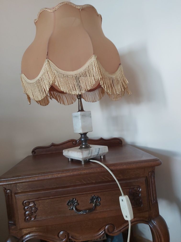 Lampa stojąca na komodę starą, vintage.