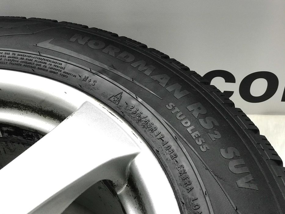 Шини комплект 235/65 R17 Nokian гума