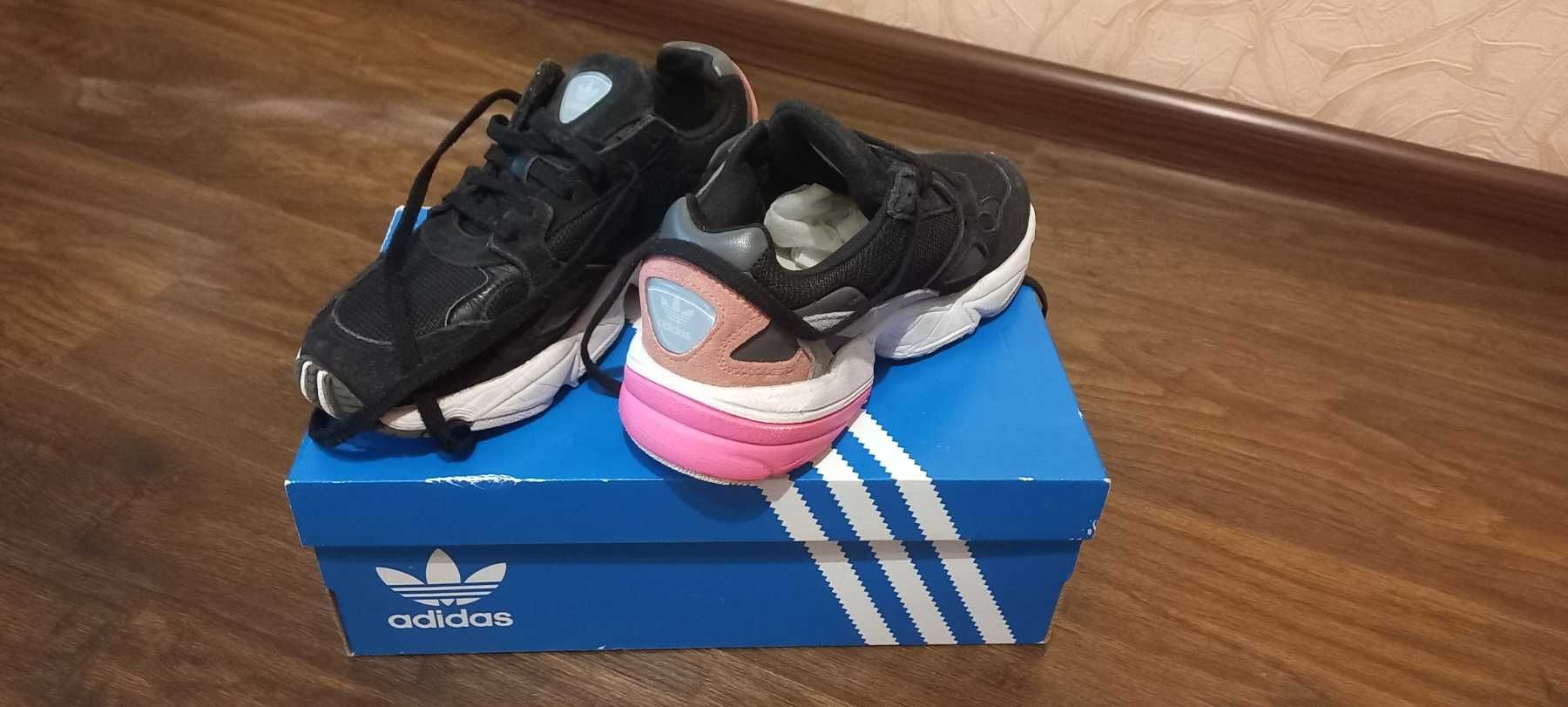 Кроссовки детские Adidas, размер 36