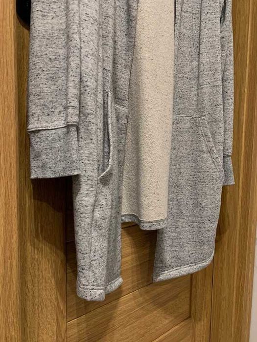 Bluza/sweter z kapturem Reserved