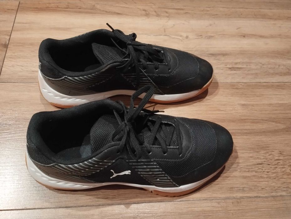 Puma buty halowe sportowe halówki niebrudząca podeszwa, 38,5