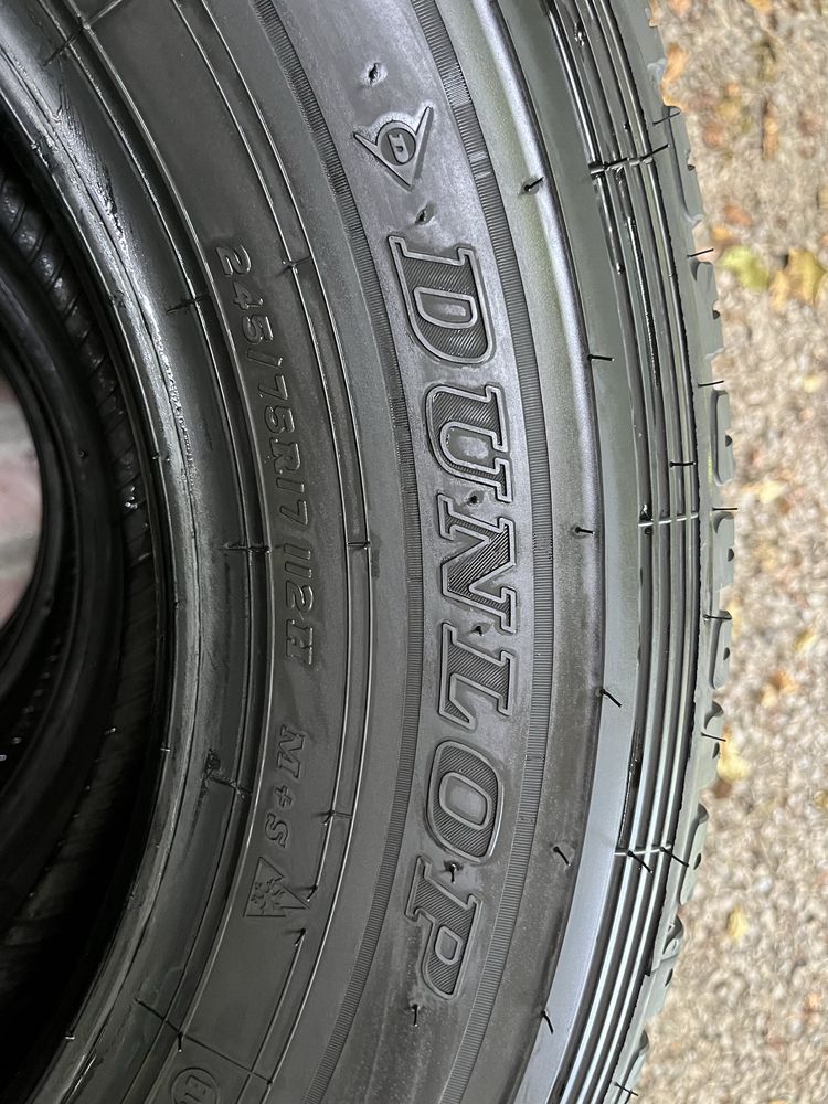 Новий комплект шин A/T 245/75 R17 Dunlop